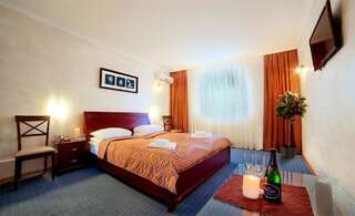 Отель Отель Маринара Одесса Стандартный двухместный номер с 1 кроватью-1